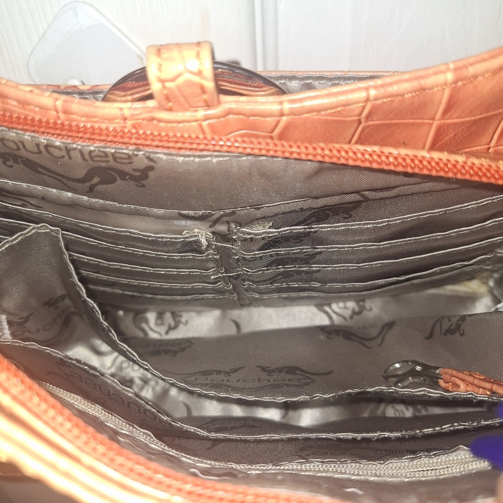 Chic Croc-Embossed Tan Crossbody Poochee Bag** - Picture 6 of 12